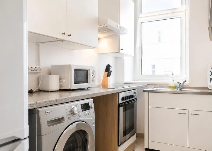 Spacious 3br Next To Belvedere Perfect For Short Term * וינה