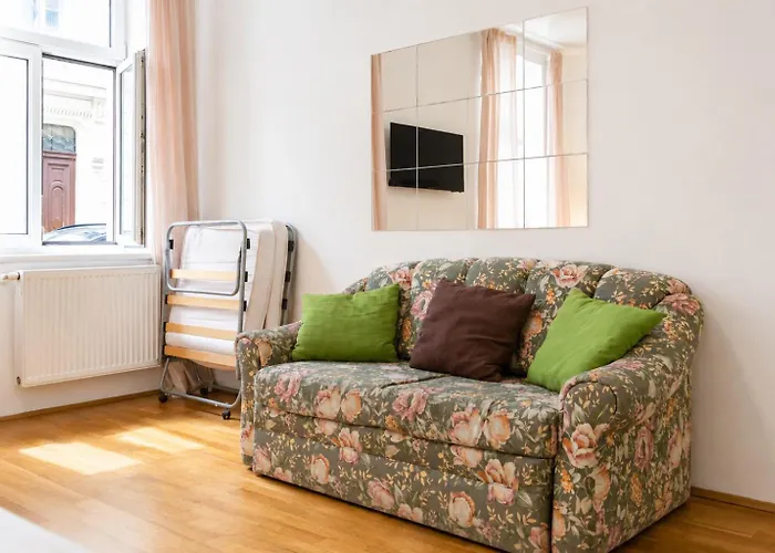 Spacious 3br Next To Belvedere Perfect For Short Term * וינה
