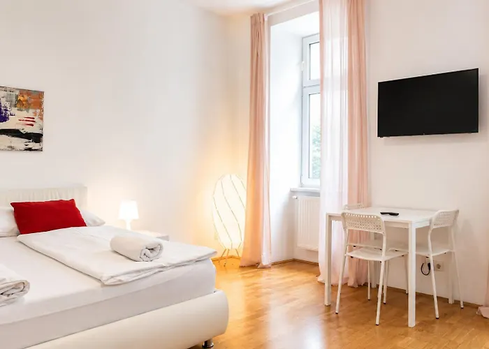 Spacious 3br Next To Belvedere Perfect For Short Term * וינה