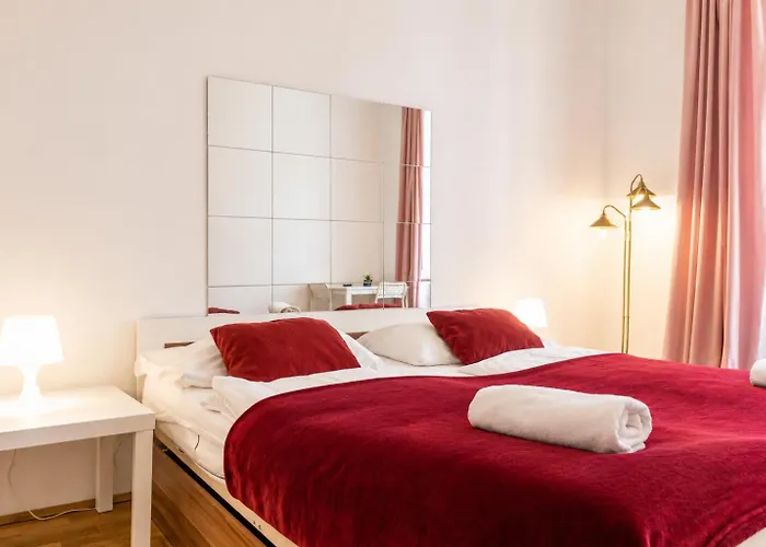 Spacious 3br Next To Belvedere Perfect For Short Term דירה