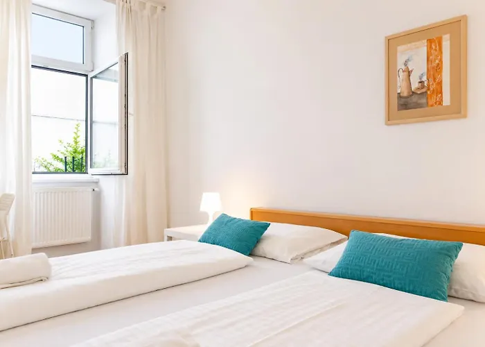 Spacious 3br Next To Belvedere Perfect For Short Term דירה