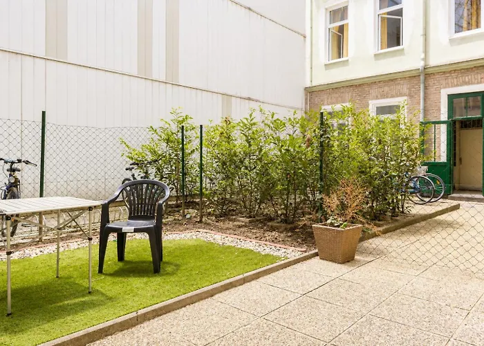 Spacious 3br Next To Belvedere Perfect For Short Term דירה *